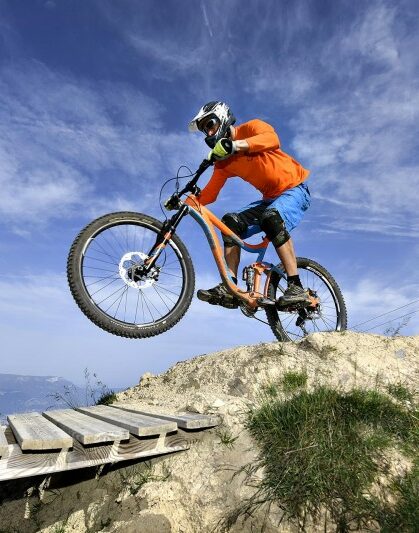 800x600_chamrousse-activites-loisirs-bike-park-vtt-descente-velo-montagne-enduro-station-montagne-isere-alpes-france-3751